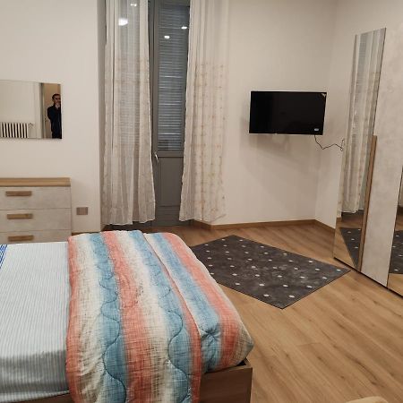 Appartamenti Lungo Fiume 506 Sesto Calende Luaran gambar