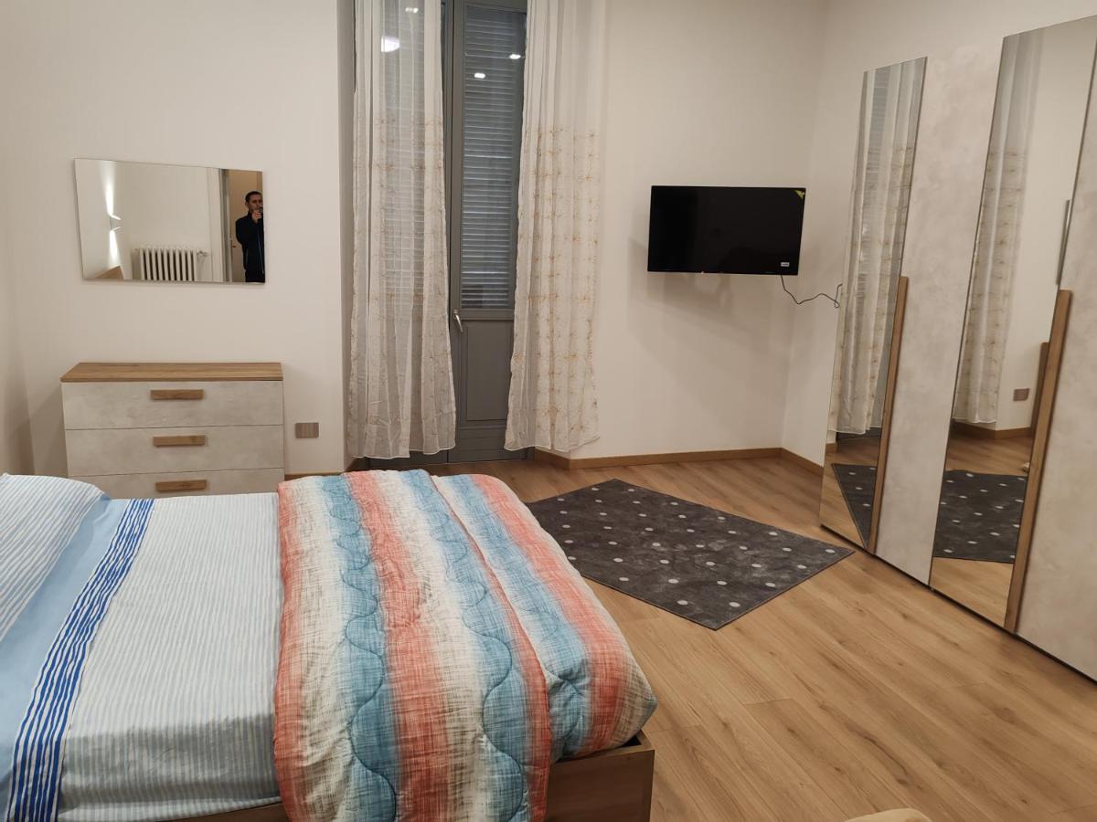 Appartamenti Lungo Fiume 506 Sesto Calende Luaran gambar